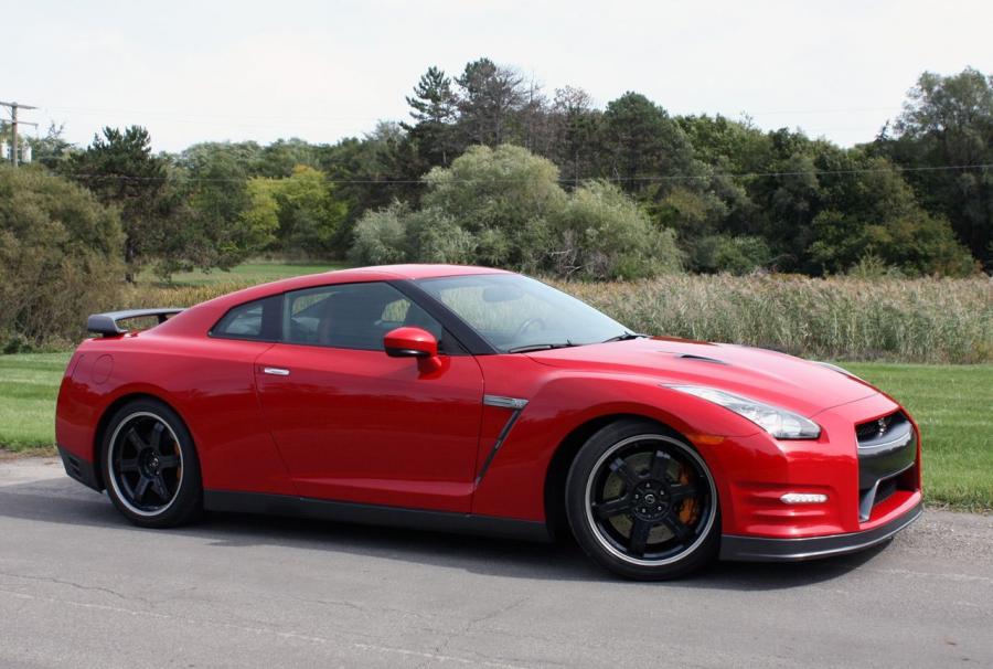  Nissan GT-R Black Edition 2013 года  (фото 8 из 18)